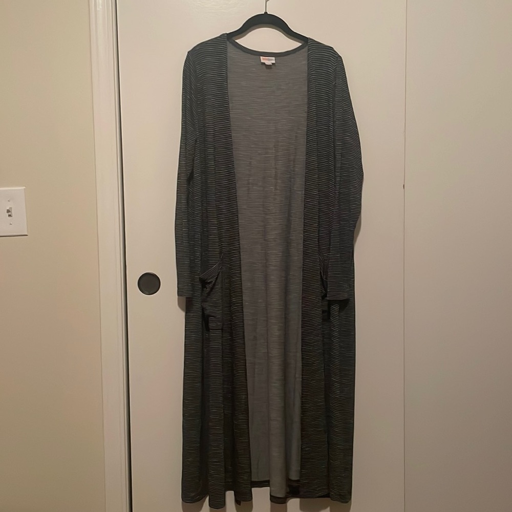 LuLaRoe Sarah Cardigan: Black with Small White Stripes with Pockets (L)